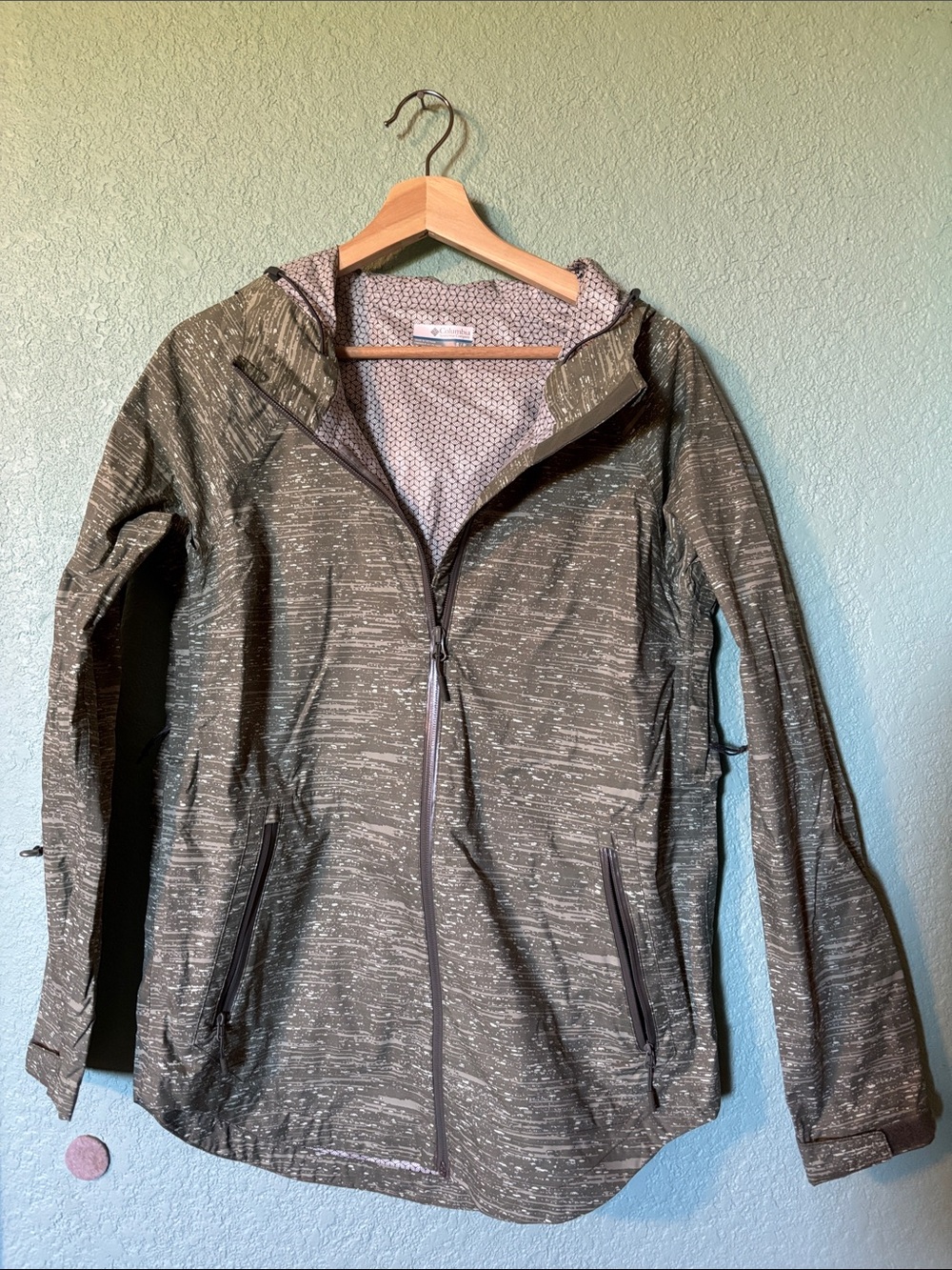 Columbia Women's Olive Hooded Lightweight Rain Jacket Size Small - Like New